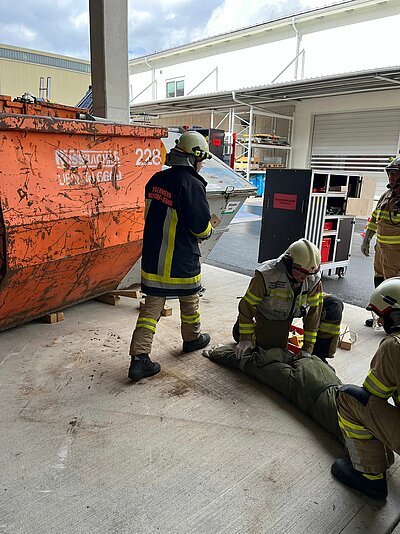 Rettungsübung im Liebherrwerk Lienz