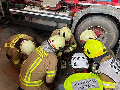 Rettungsübung im Liebherrwerk Lienz
